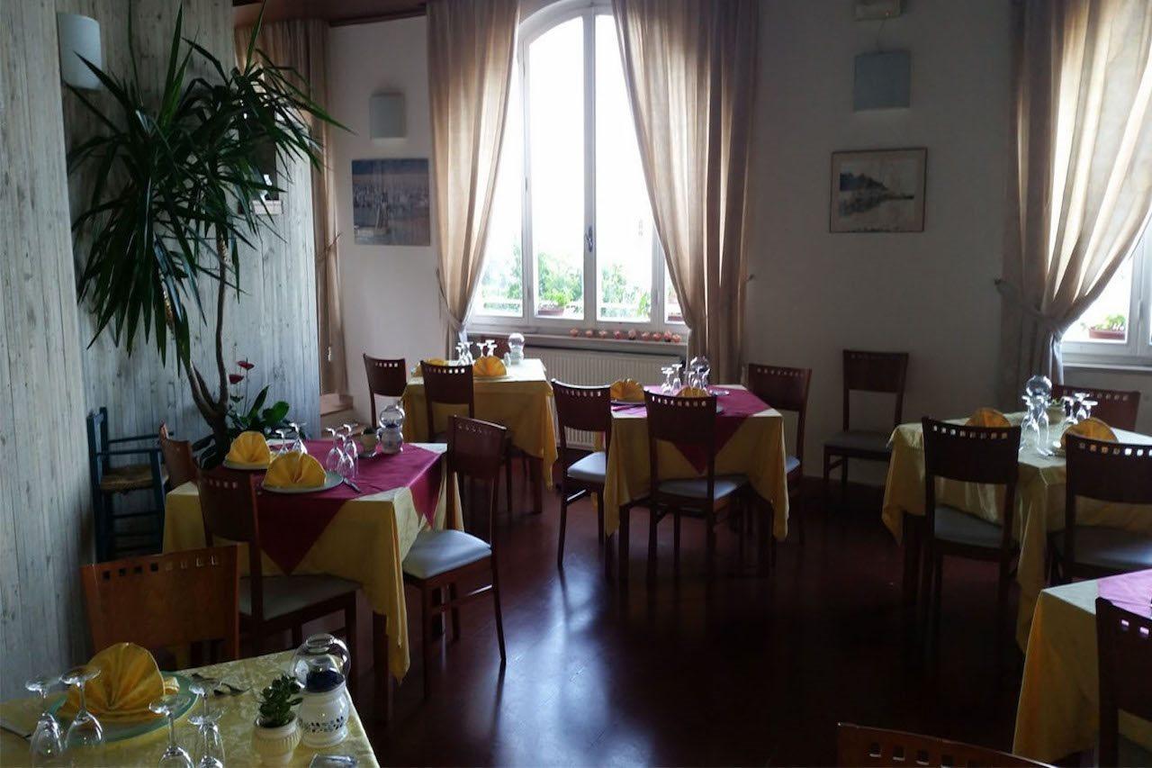 Hotel Vittoria Porto Santo Stefano  Eksteriør bilde